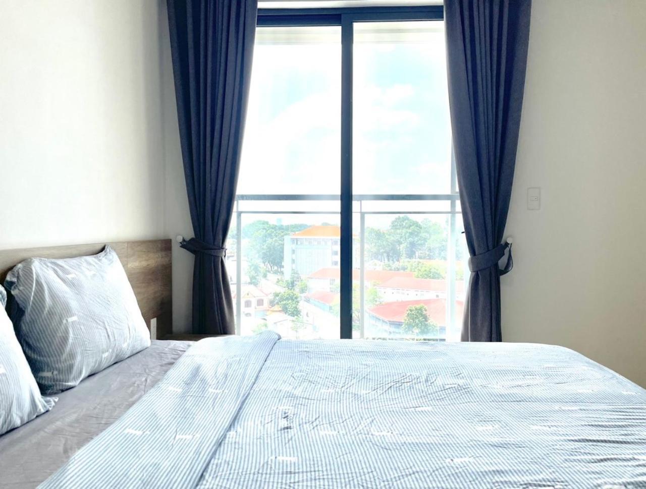 Compass One Building - Luxury Apartments Ap Phu Tho Buitenkant foto