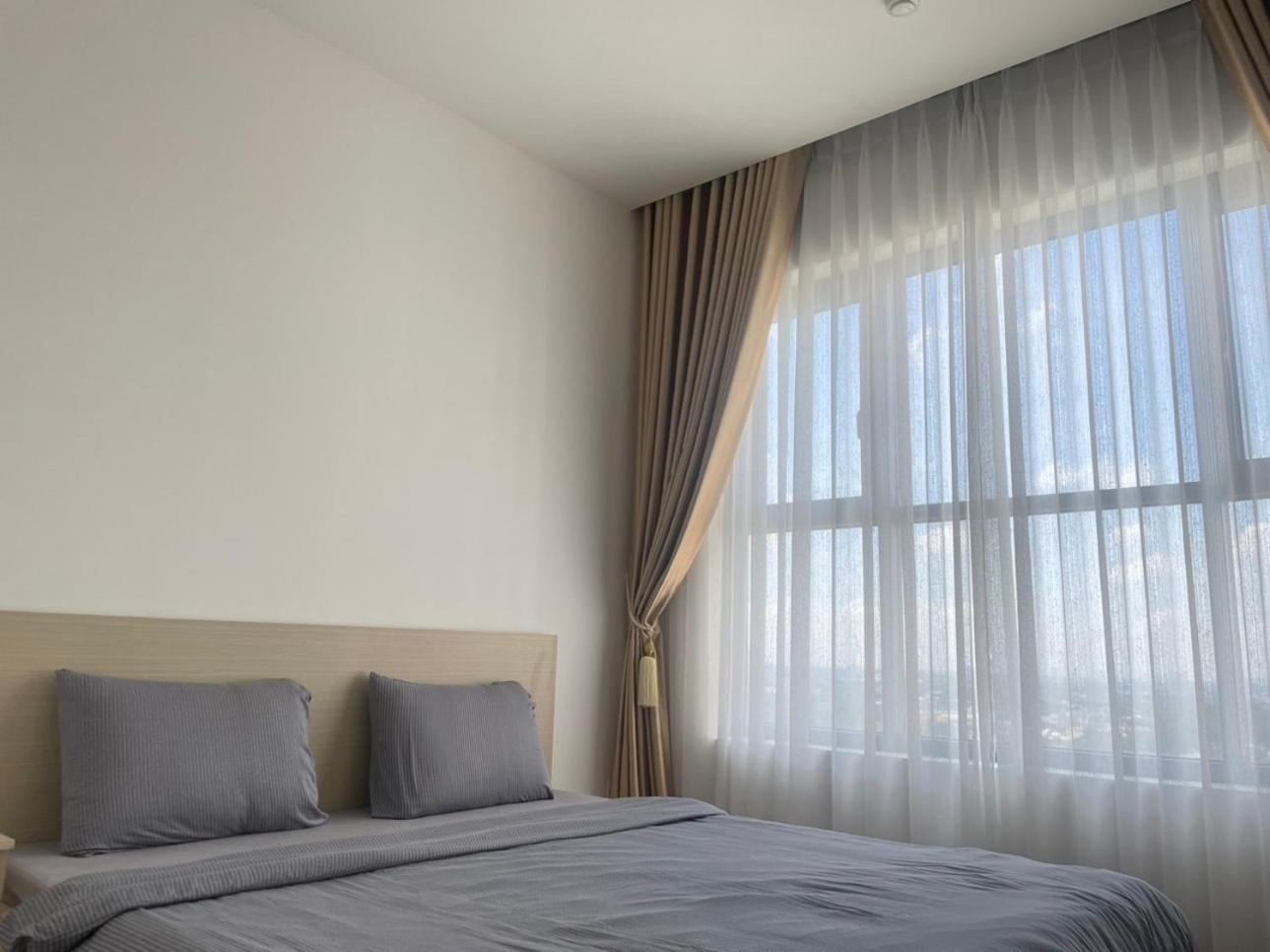 Compass One Building - Luxury Apartments Ap Phu Tho Buitenkant foto